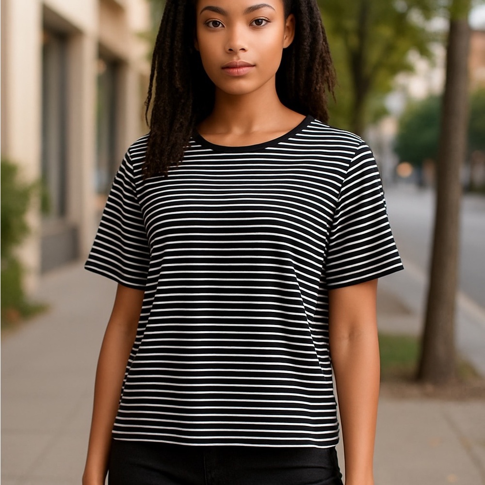 CYNTHIA ROWLEY Knit Top. Size Medium